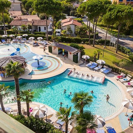 Mediterranee Family Hotel & Spa Бибионе Экстерьер фото