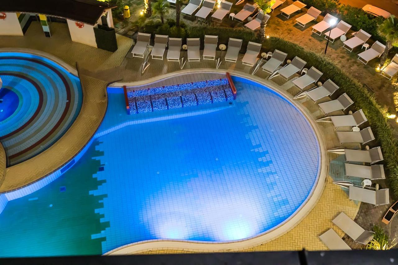 Mediterranee Family Hotel & Spa Бибионе Экстерьер фото