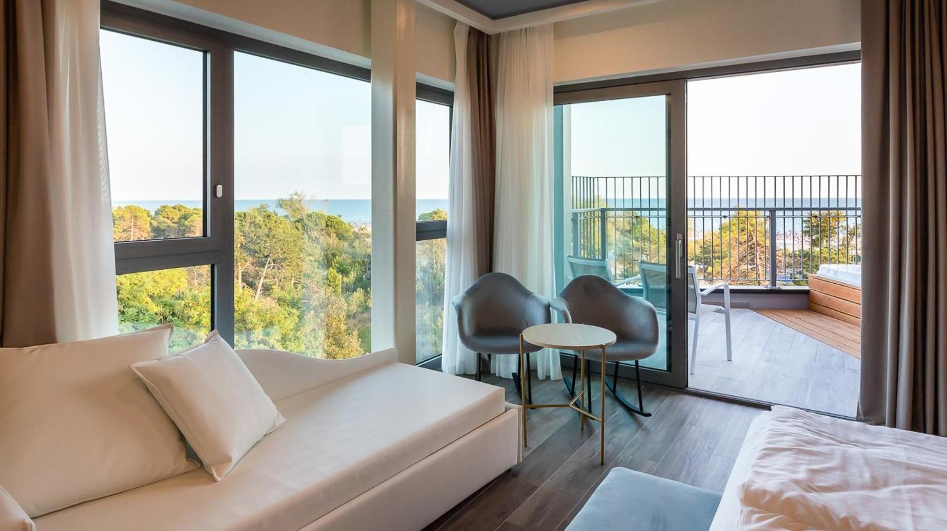 Mediterranee Family Hotel & Spa Бибионе Экстерьер фото