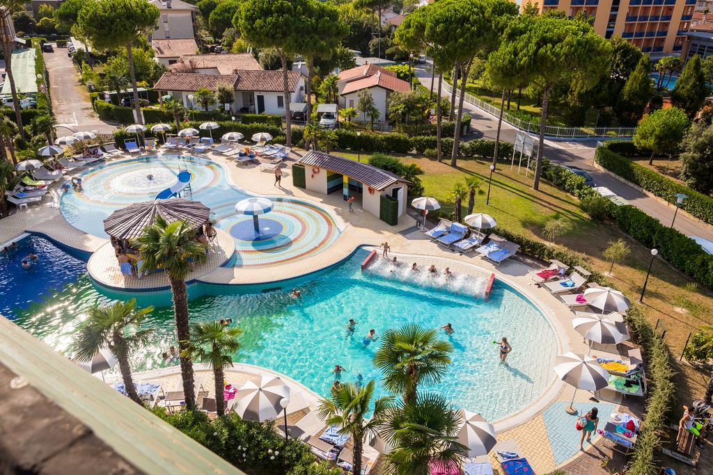 Mediterranee Family Hotel & Spa Бибионе Экстерьер фото